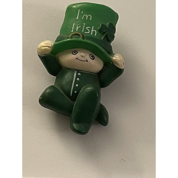 Hallmark Novelty Pin Leprechaun Button D11 - Picture 1 of 2